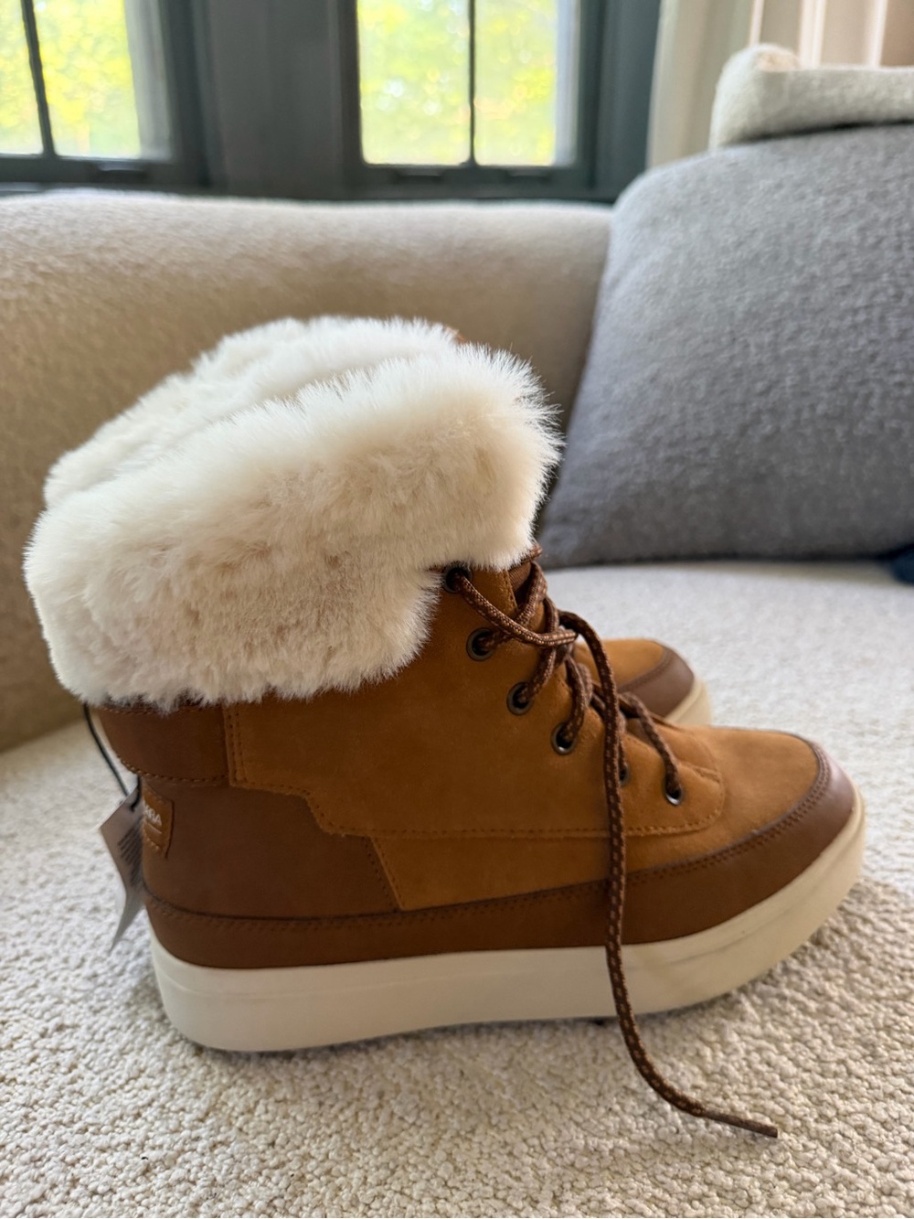 Koolaburra Chestnut Brown Faux Fur Collar Winter Ankle Boots